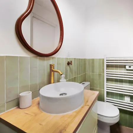 Renove, Charme Et Confort En Coeur De דירה