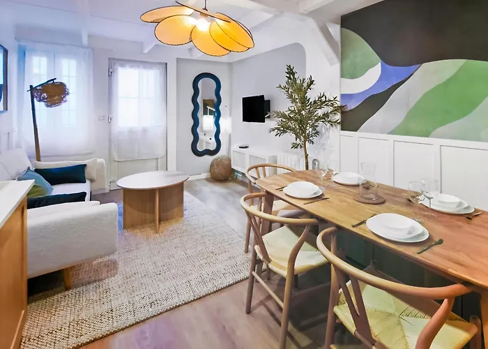 Apartment Renove, Charme Et Confort En Coeur De Sete